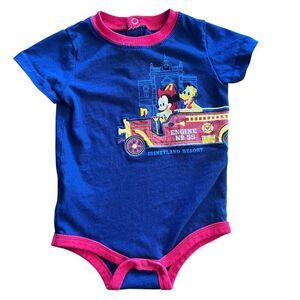 Vintage Disney Theme Park Embroidered Mickey Pluto Main Street USA Firetruck Top